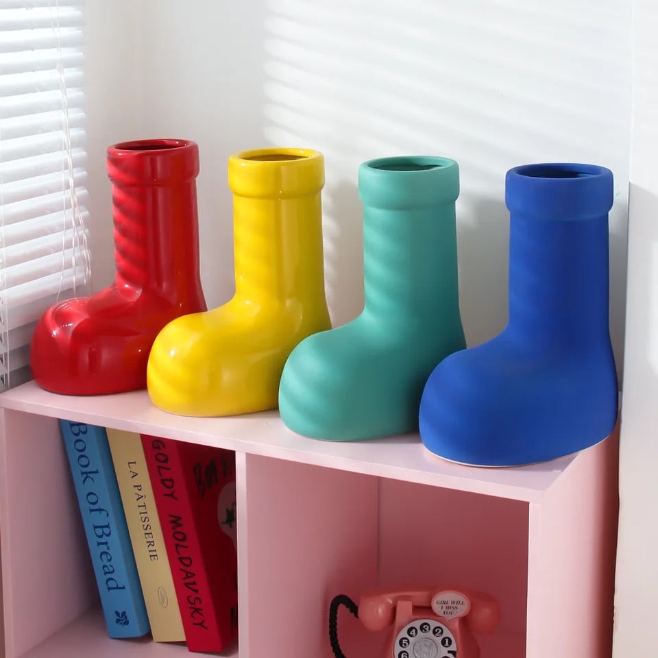 Cute Cartoon Shoe Vase for Tabletop Decoration