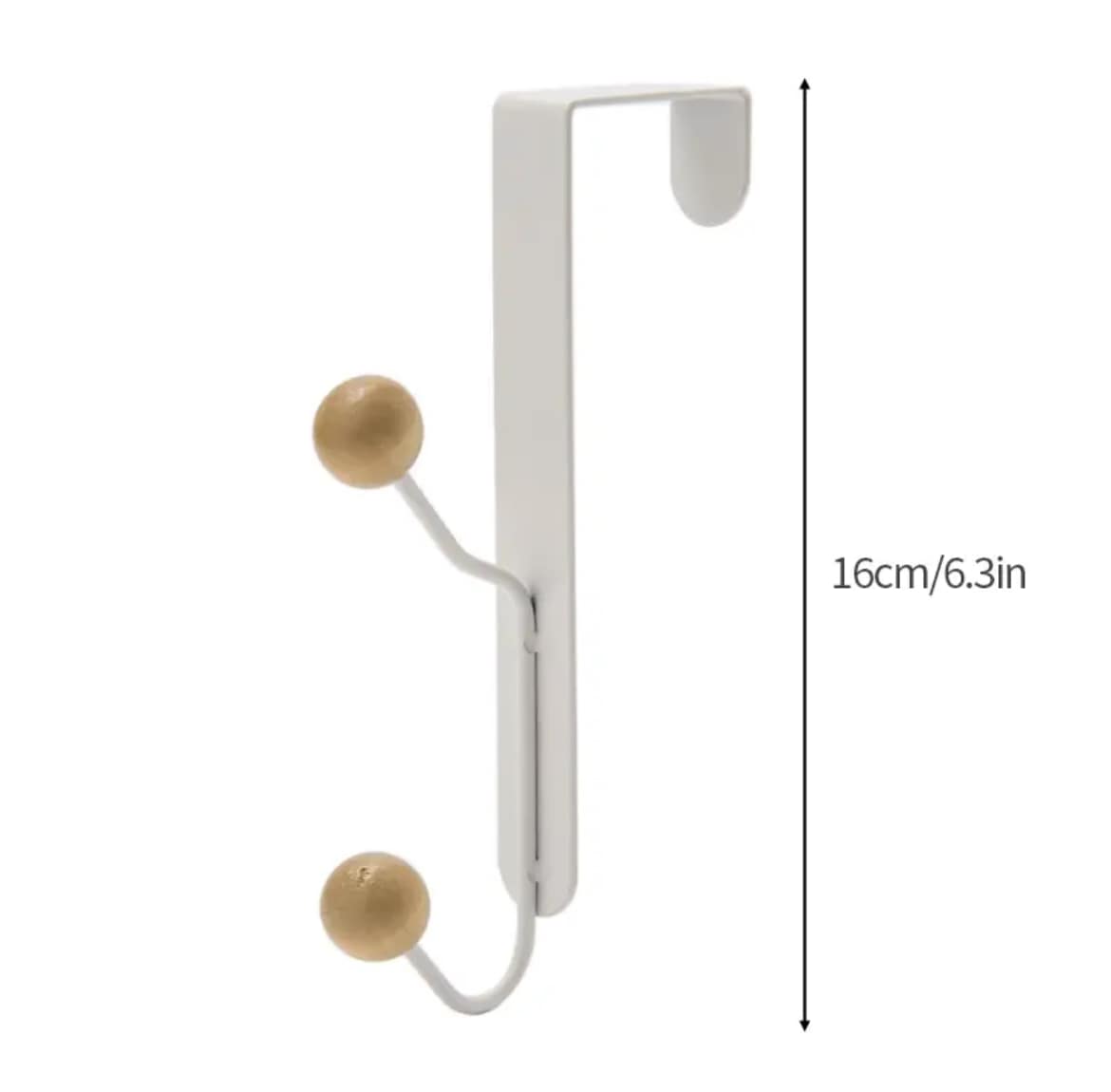 Retro-chic wall hanger organizer crafted from wood, perfect for Nordic-inspired interiors.