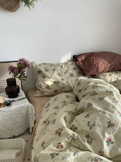 Vintage Floral Bedding Set