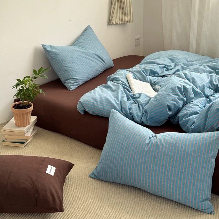 Modern striped bedding – twin/full/queen/king blue duvet cover with pillowcases.