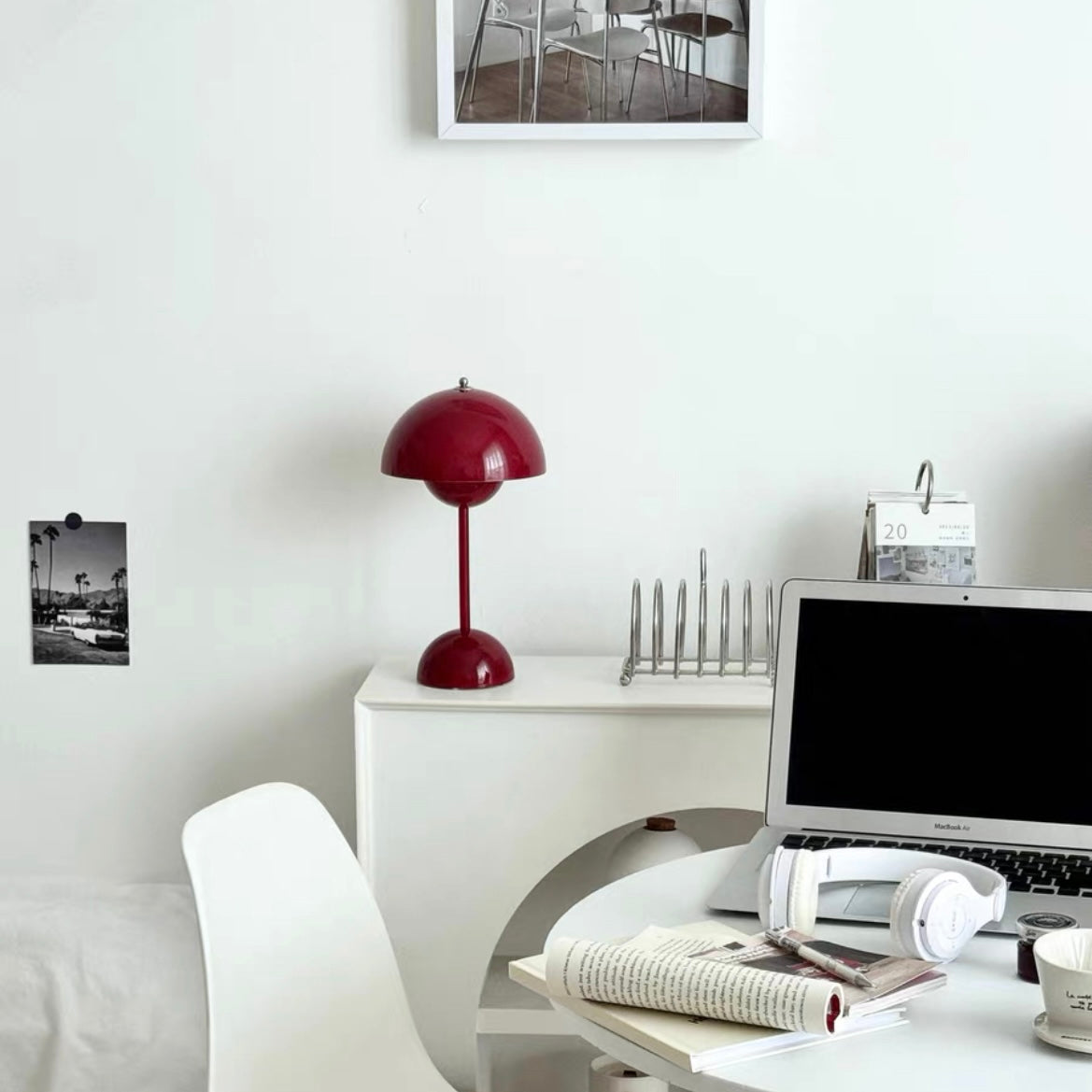 Preppy Mushroom Table Lamp with flower bud design, three-speed adjustment, ideal for indoor lighting and home decor.