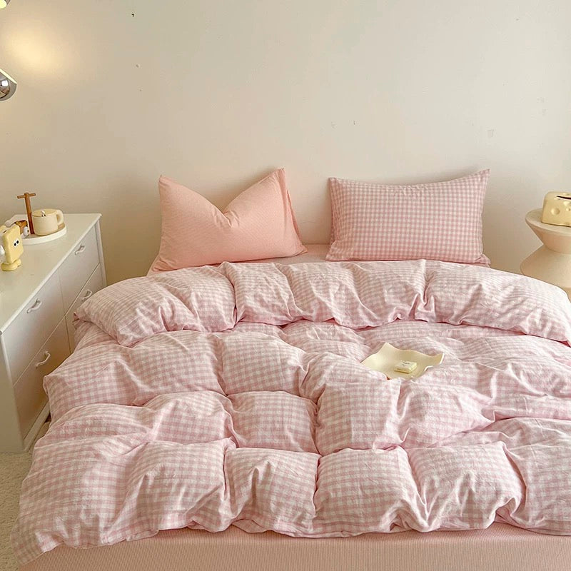 Queen size pink plaid bedding with comfortable fabric