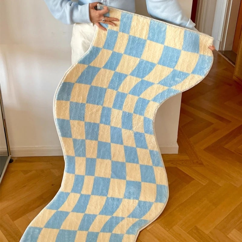 Trendy Y2K-inspired wavy checkered rug for living room