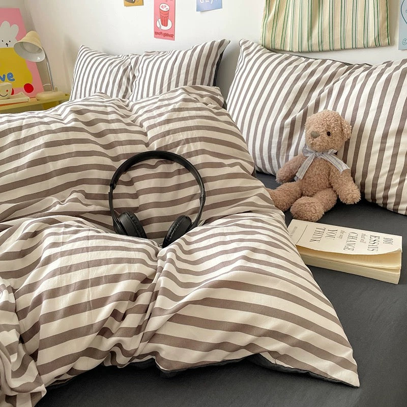 Black stripe bedding for king size bed with duvet cover, sheet, and pillowcases