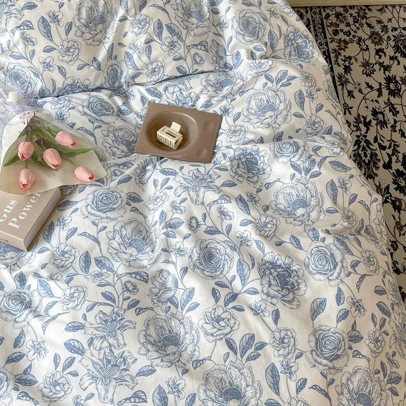 Blue Vintage Floral Duvet Cover for Retro Room Decor