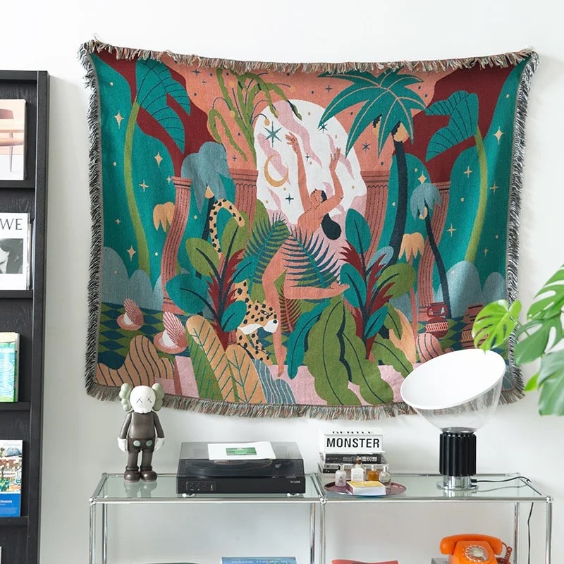 Nature-Inspired Blanket Featuring Forest Creatures for Kids' Room