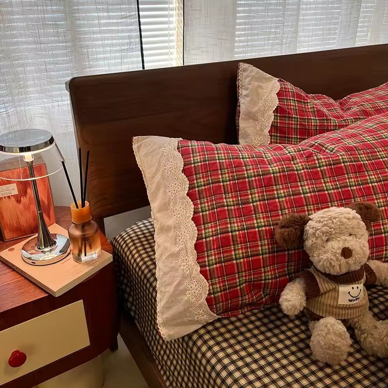 Cottagecore Red Plaid Bedding Set – Retro Comforter for Dorm Decor ...