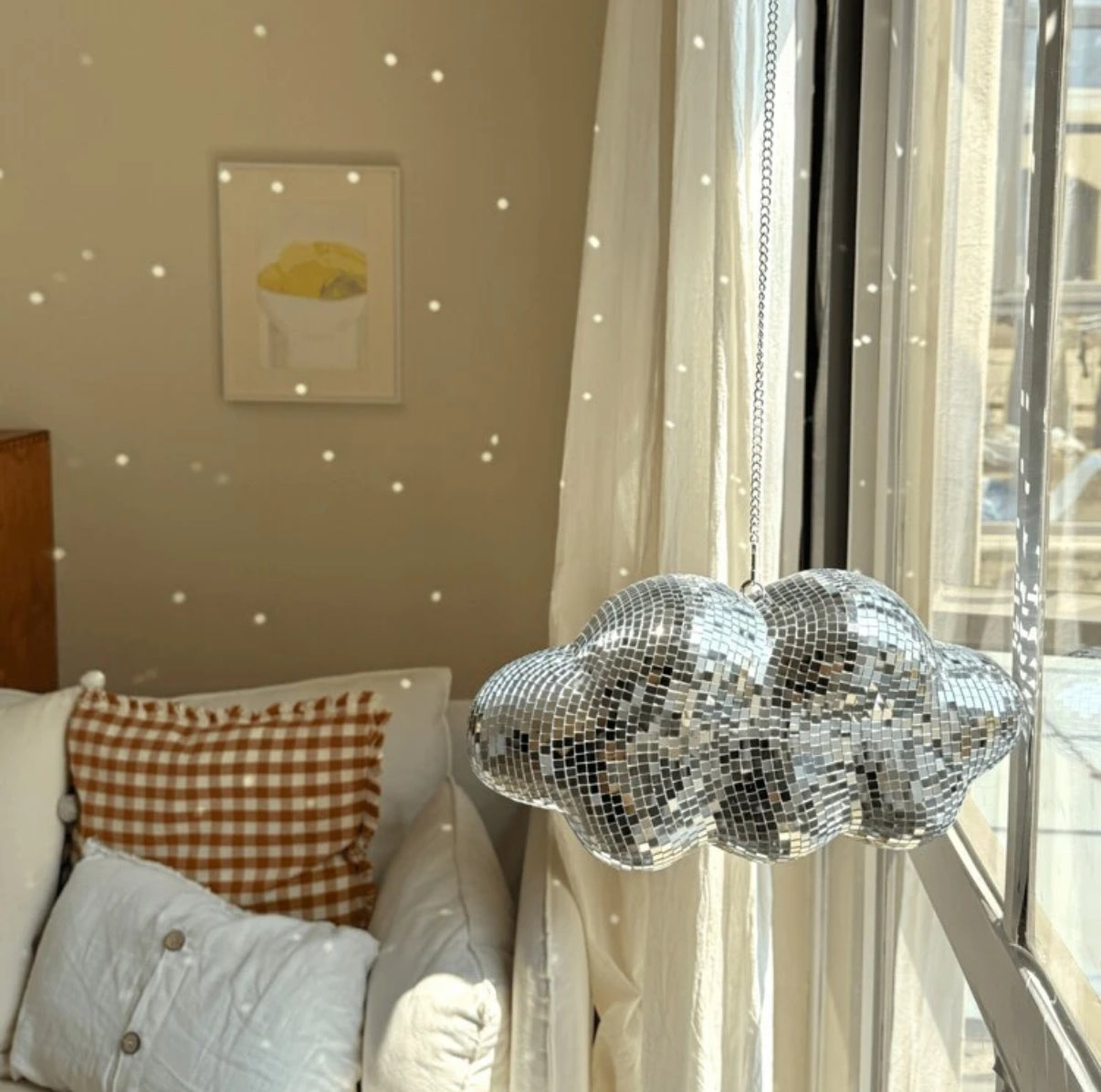 Cloud-shaped disco ornament in rose gold – dopamine dream.