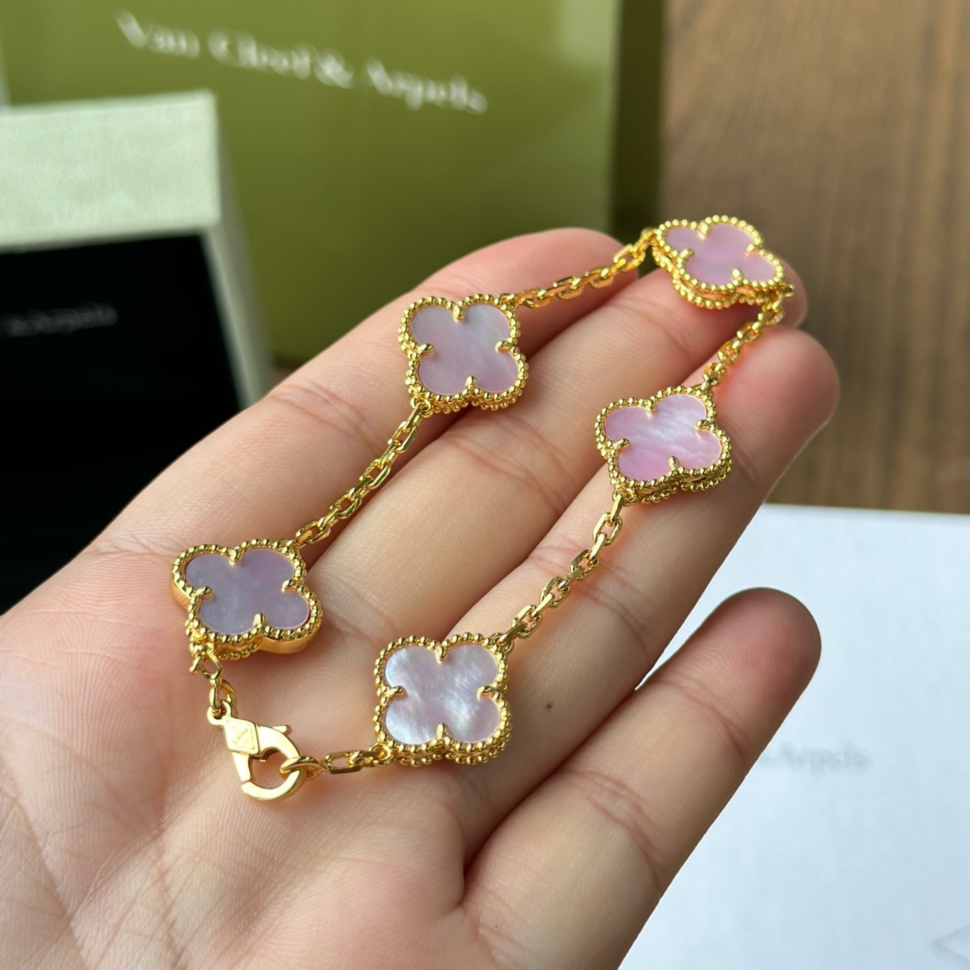 Lucky charm bracelet in 14K gold for women