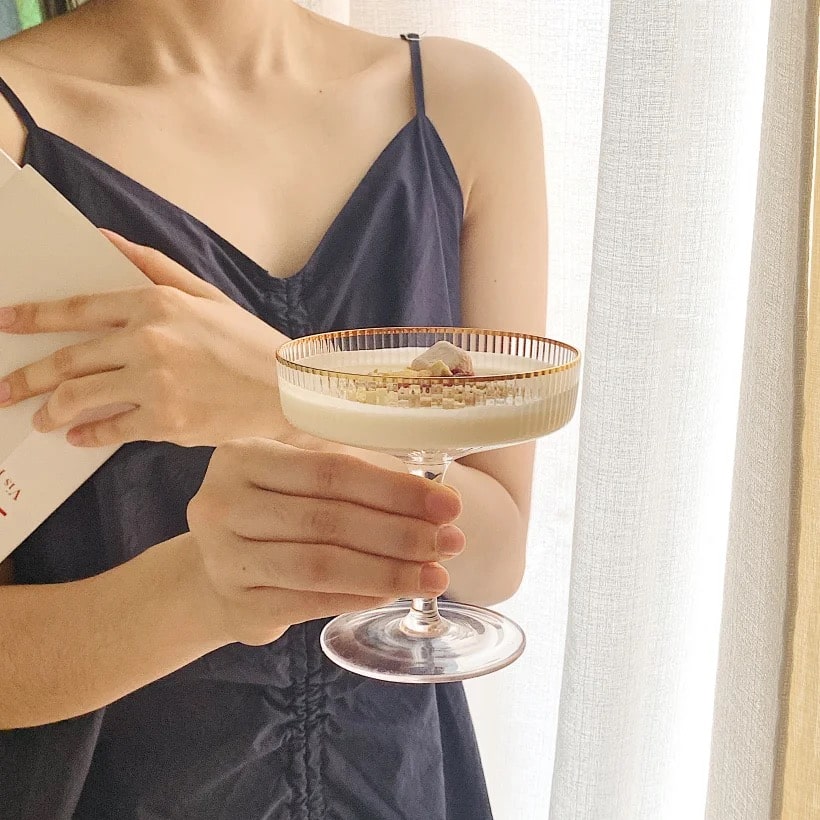 Stylish Nordic stemmed goblet for champagne