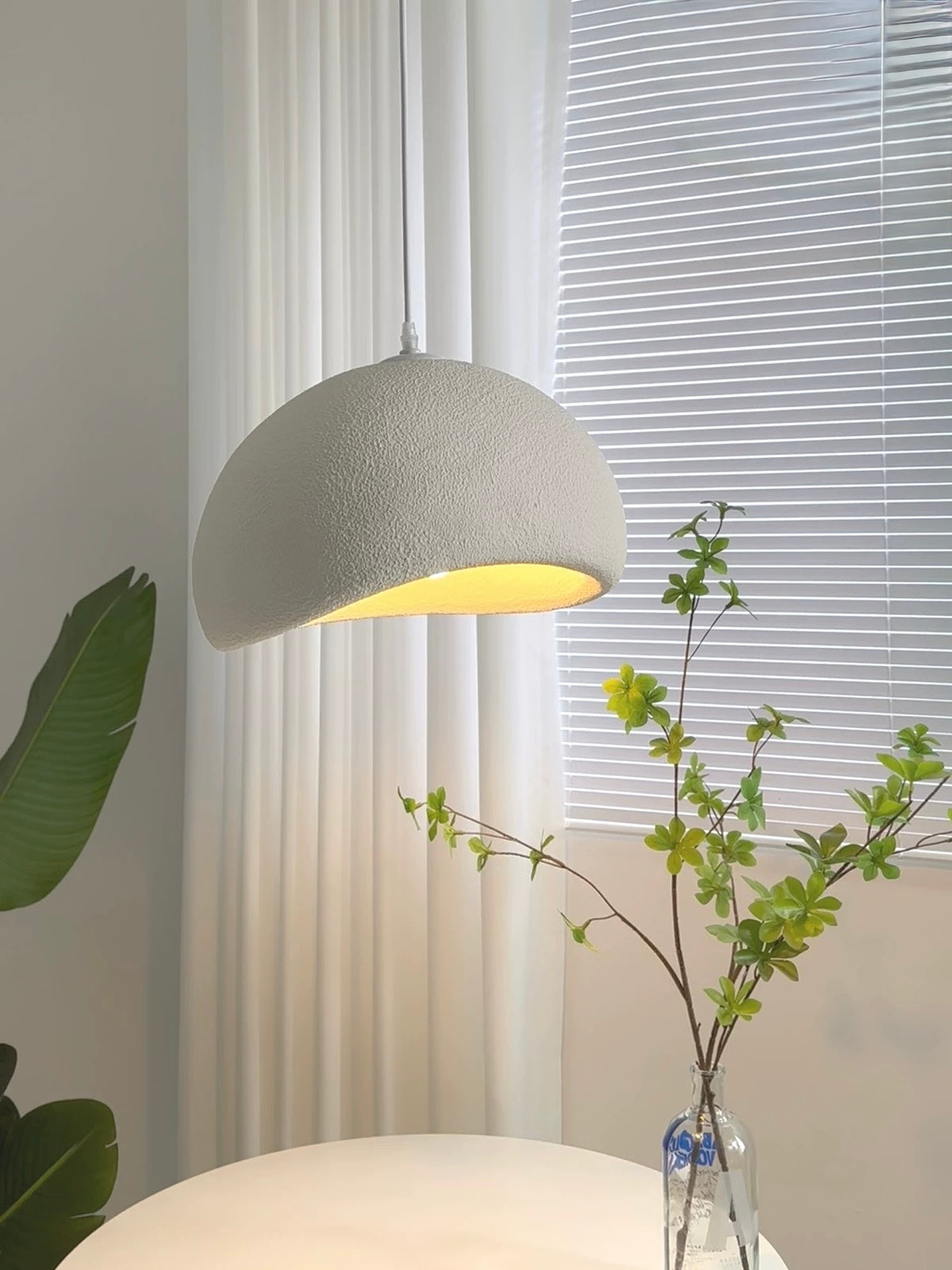 Modern ceiling lamp with E27 bulb and adjustable cord