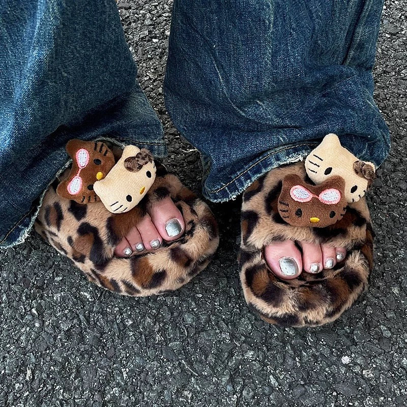 Warm plush slippers with Sanrio character design