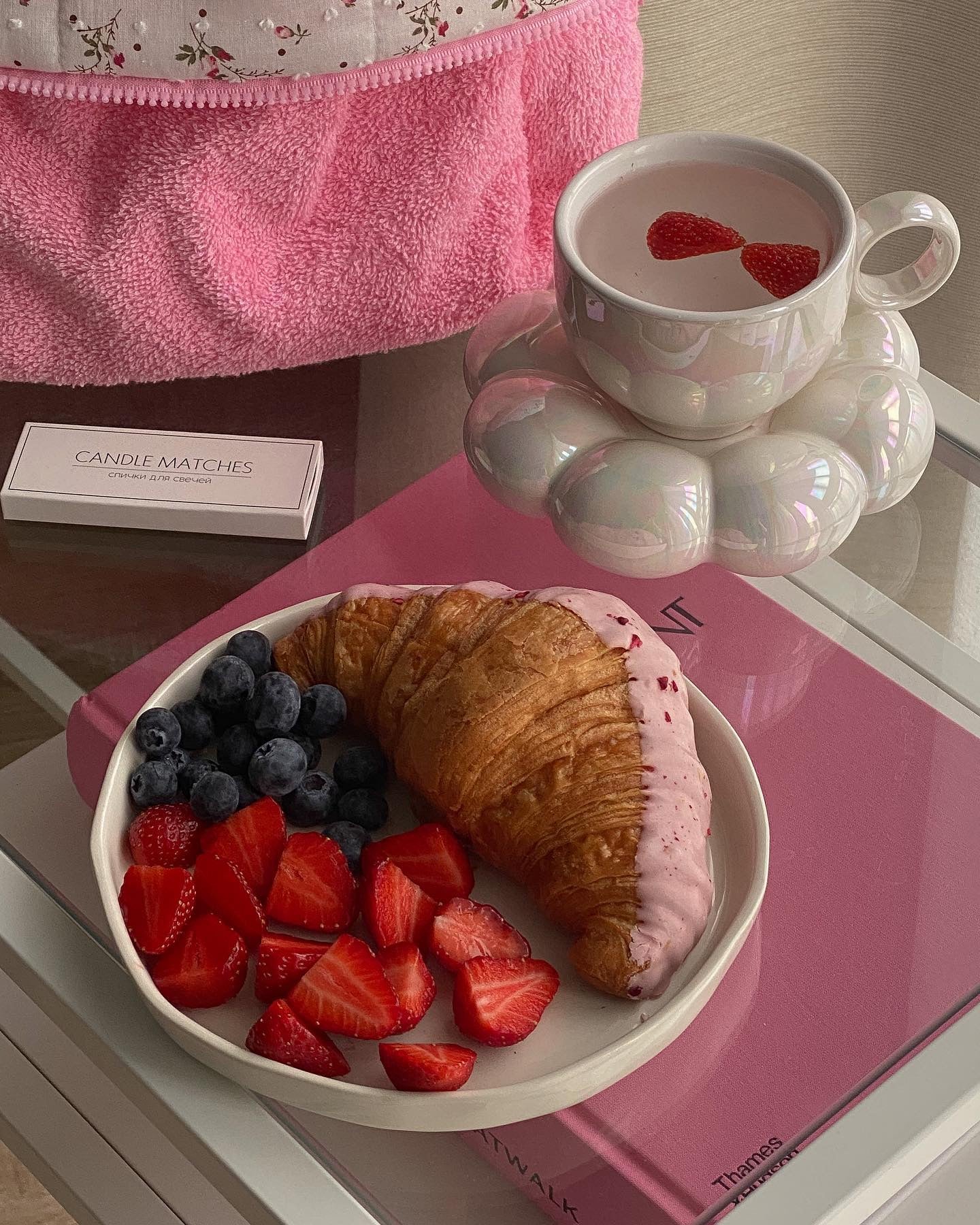 Yellow coffee mug with bubble design and sunflower saucer. Perfect gift for mother, sister, or tea lovers.