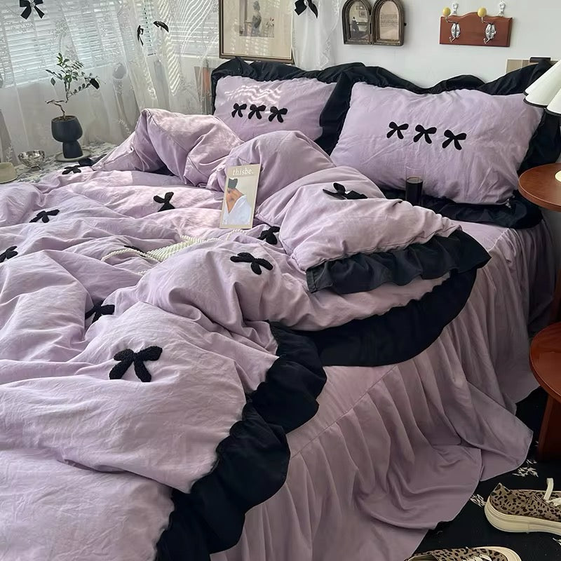 Skin-friendly purple and black bedding set for aesthetic bedroom decor