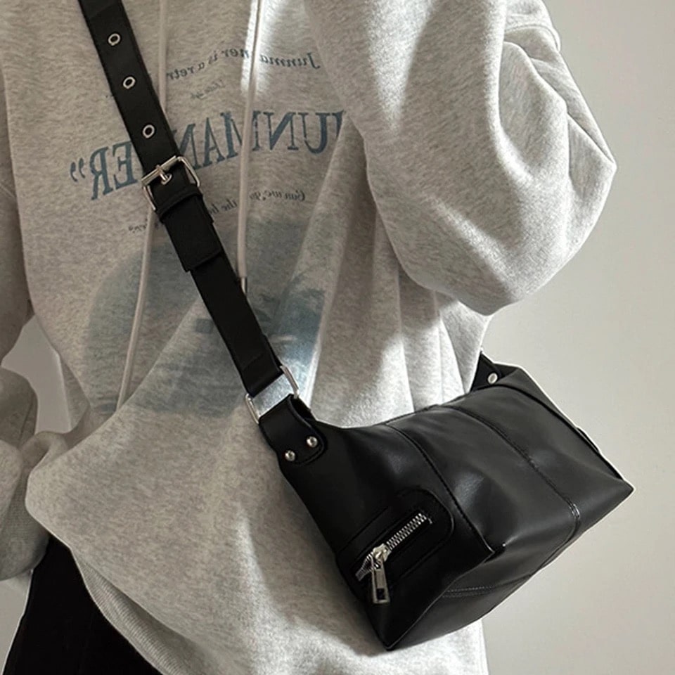 Leather Y2K Bag - Trendy Gothic Shoulder Bag for Girls – The Feelz