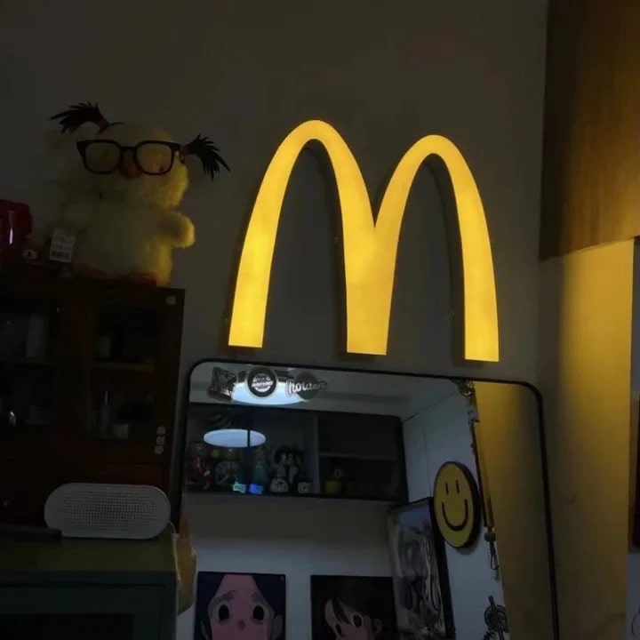 Cartoon hamburger table lamp for unique decor