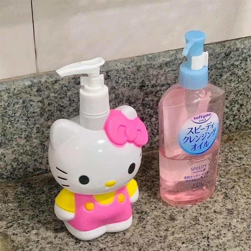 Hello Kitty Soap Dispenser – Refillable Pink Bow Bathroom Accessory