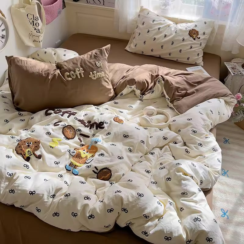Inspiration for decorating a kawaii coffee‑themed bedroom with cute bedding and plush accents.