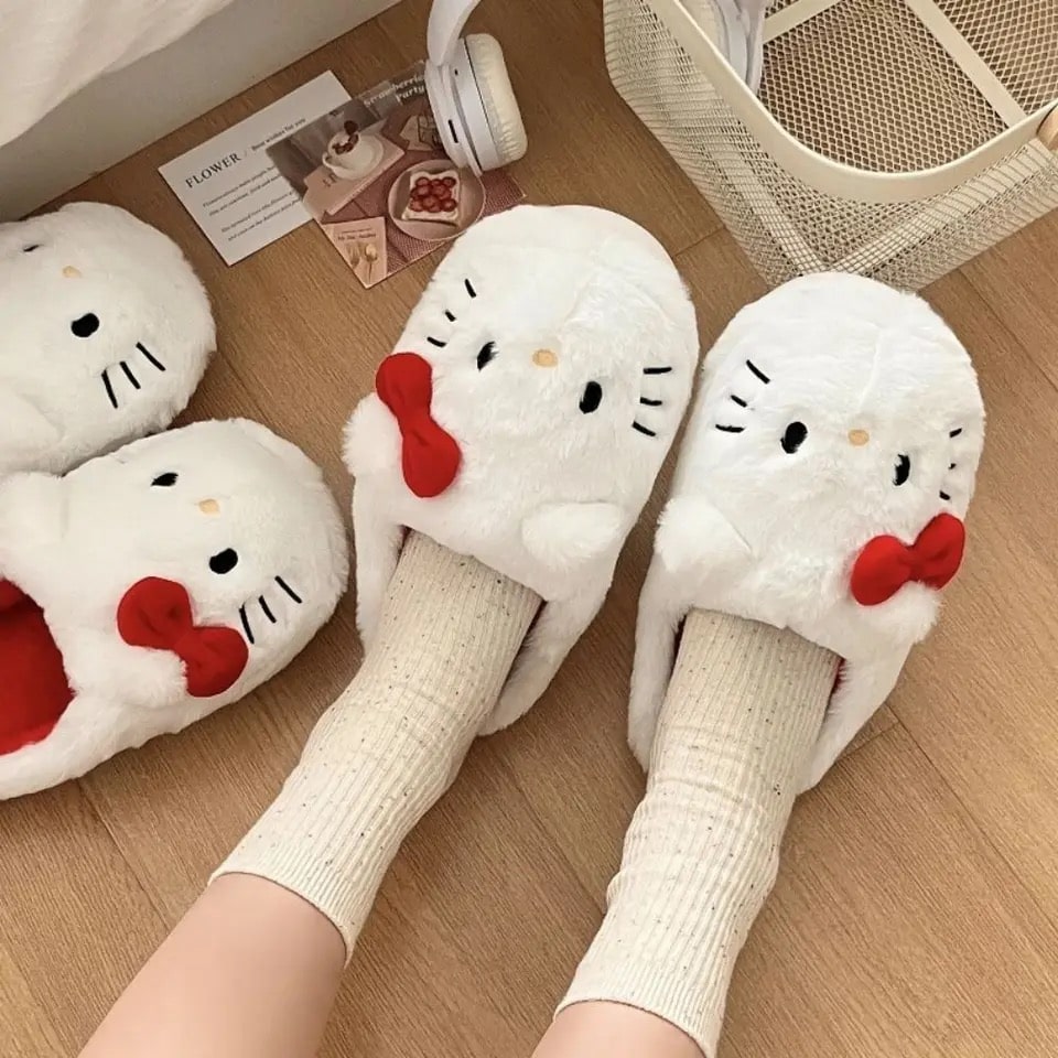 Cozy Hello Kitty bedroom shoes for fall and winter