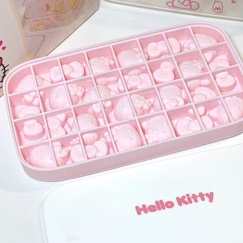 Kawaii pink kitchen gift – Hello Kitty silicone baking mold