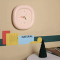 Silent table clock with kawaii bubble design