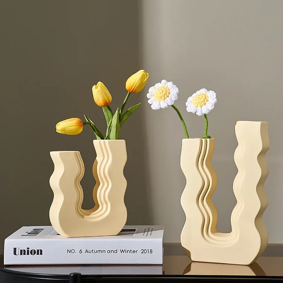 Luna ceramic vase in Morandi colors for modern decor