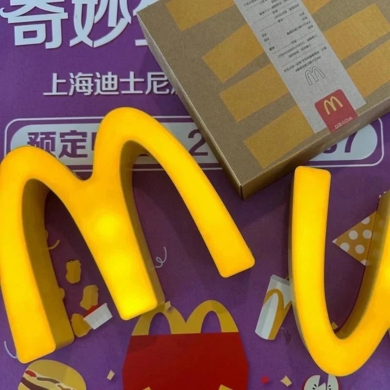 McDonald's lamp with cartoon hamburger design for night light