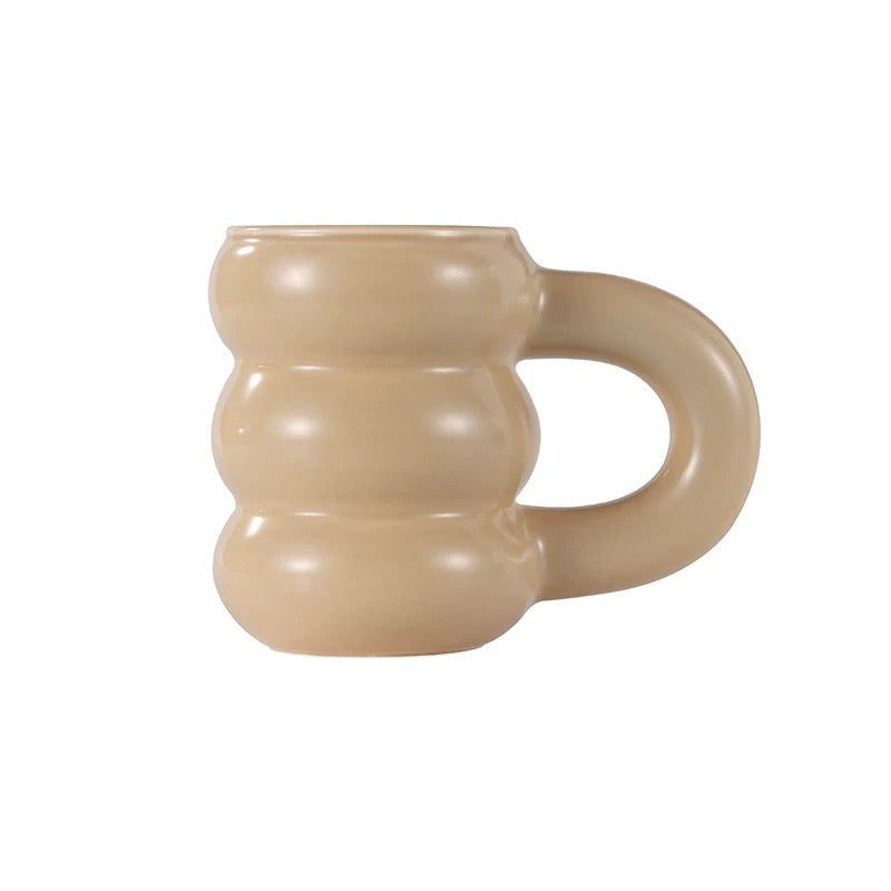 Large aesthetic coffee mug with handle