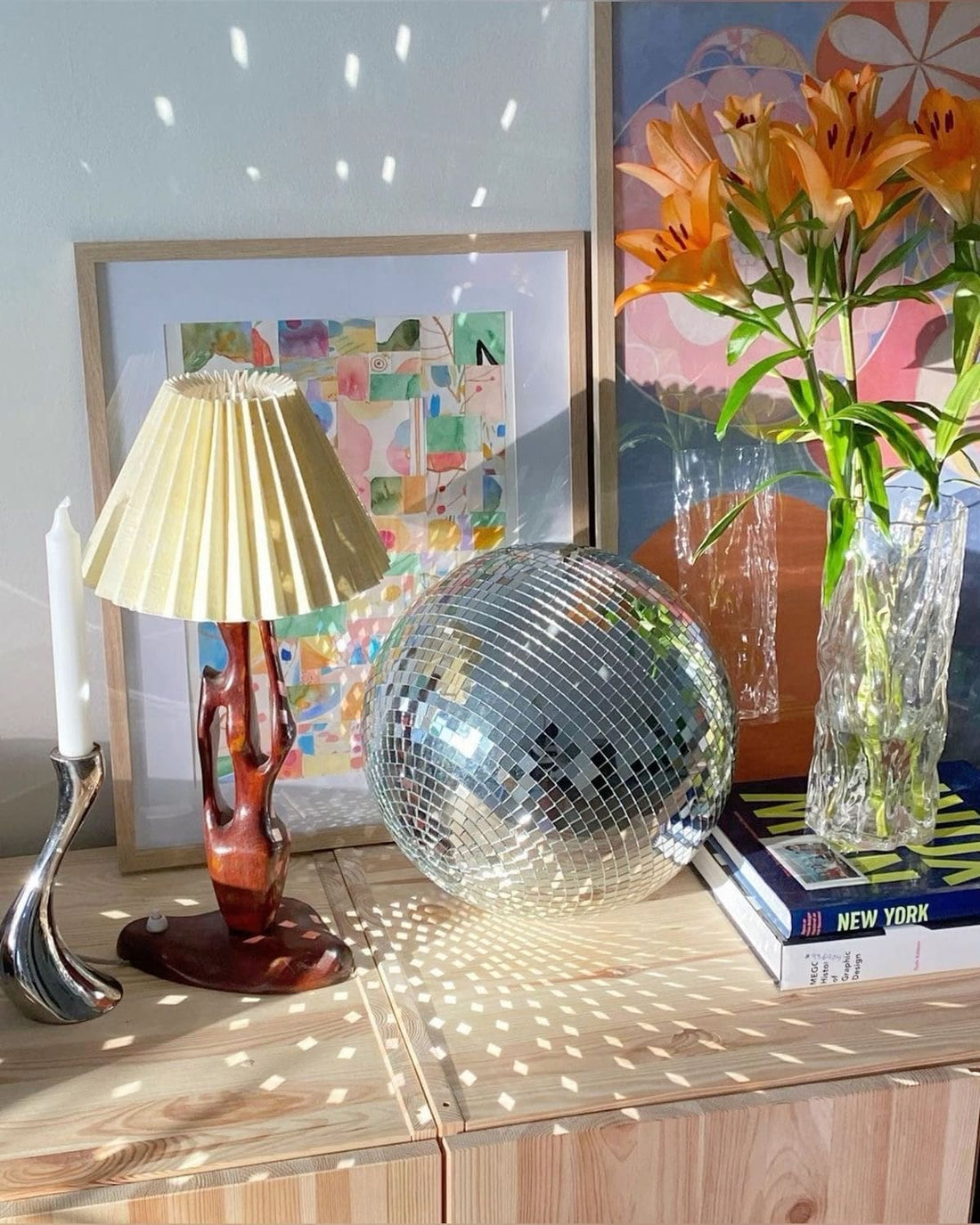 Mirror disco ball with 70s retro style for parties