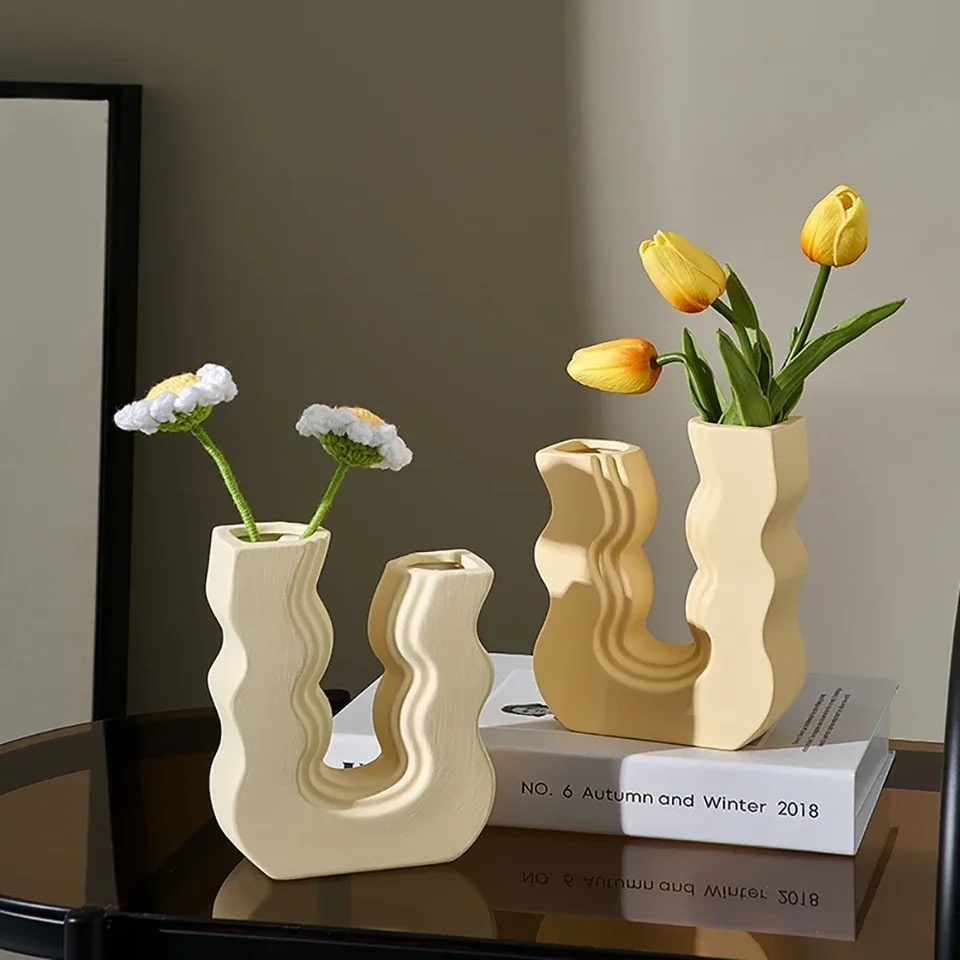 Luna ceramic vase in Morandi colors for modern decor