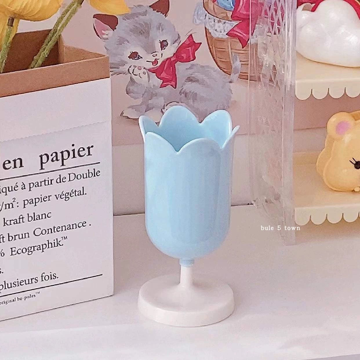 Cartoon tulip pen storage cup for students and professionals