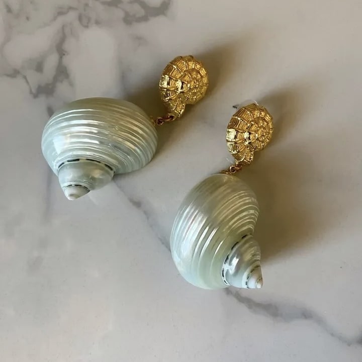 Natural pearl earrings with shell hoop design