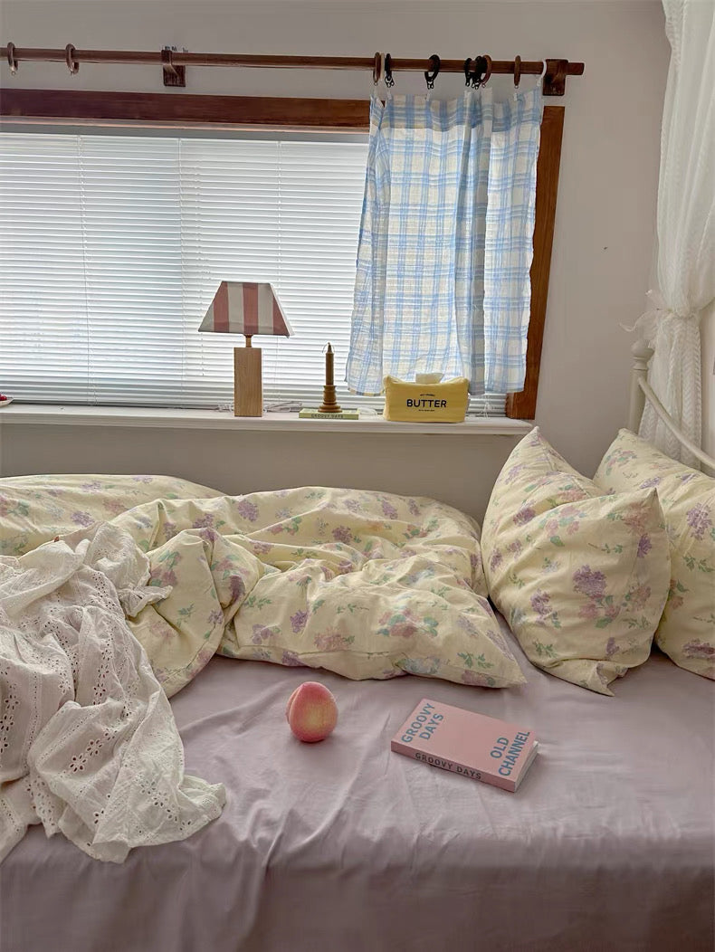 Grandmillennial floral duvet cover blending heirloom botanical prints with breathable cotton comfort for everyday sleeping perfectly