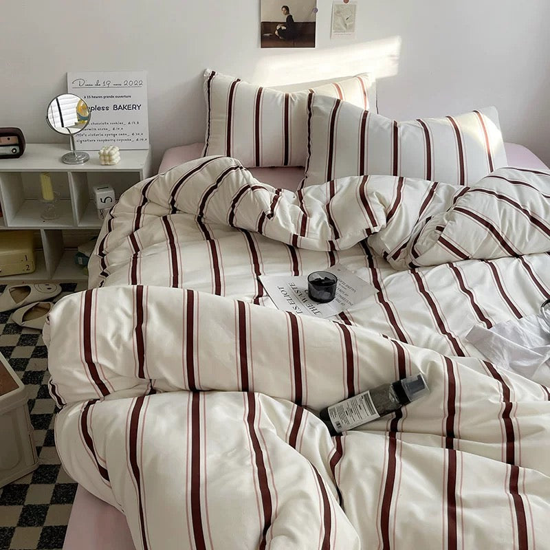 Retro Striped Bedding Set for a Cozy Aesthetic