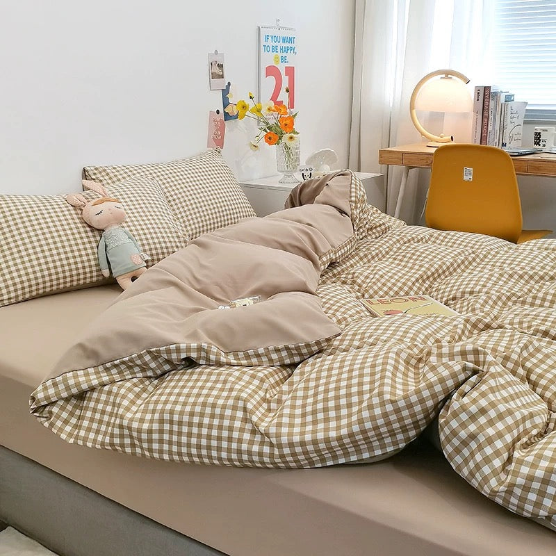 Plaid gingham bedding set for minimalist room