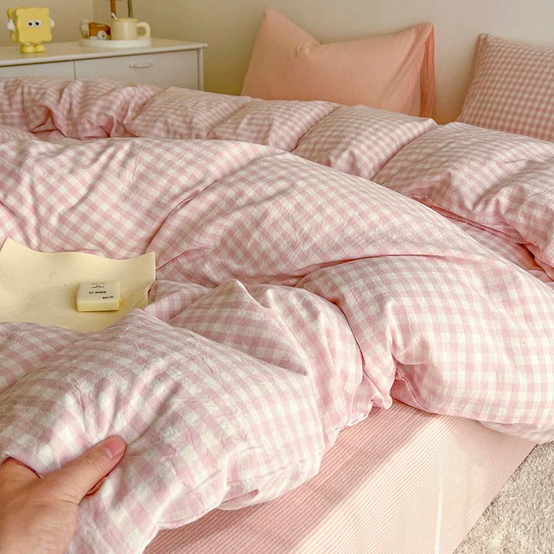 All-season pink plaid bedding with flat and fitted sheets