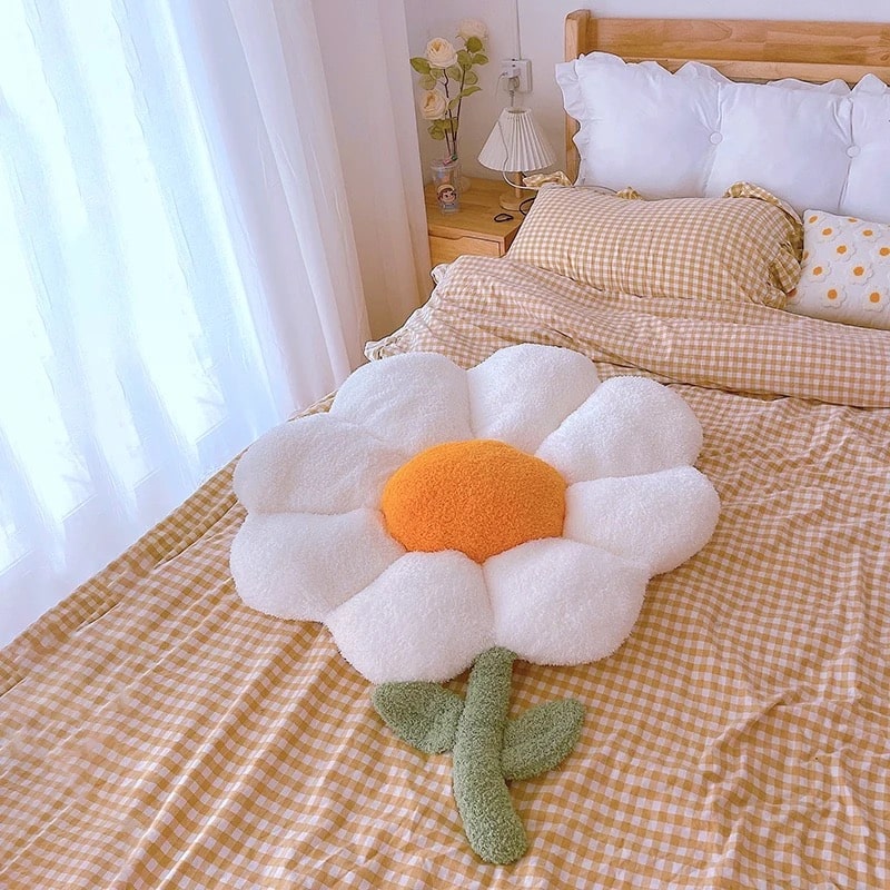 Flower petal cushion with soft texture, ideal for kids' room decor