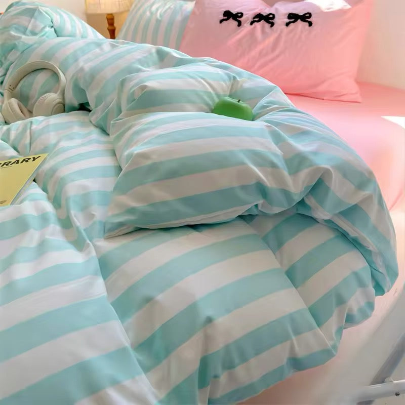 Preppy aesthetic bedding set with bow pillowcases for stylish bedroom interiors