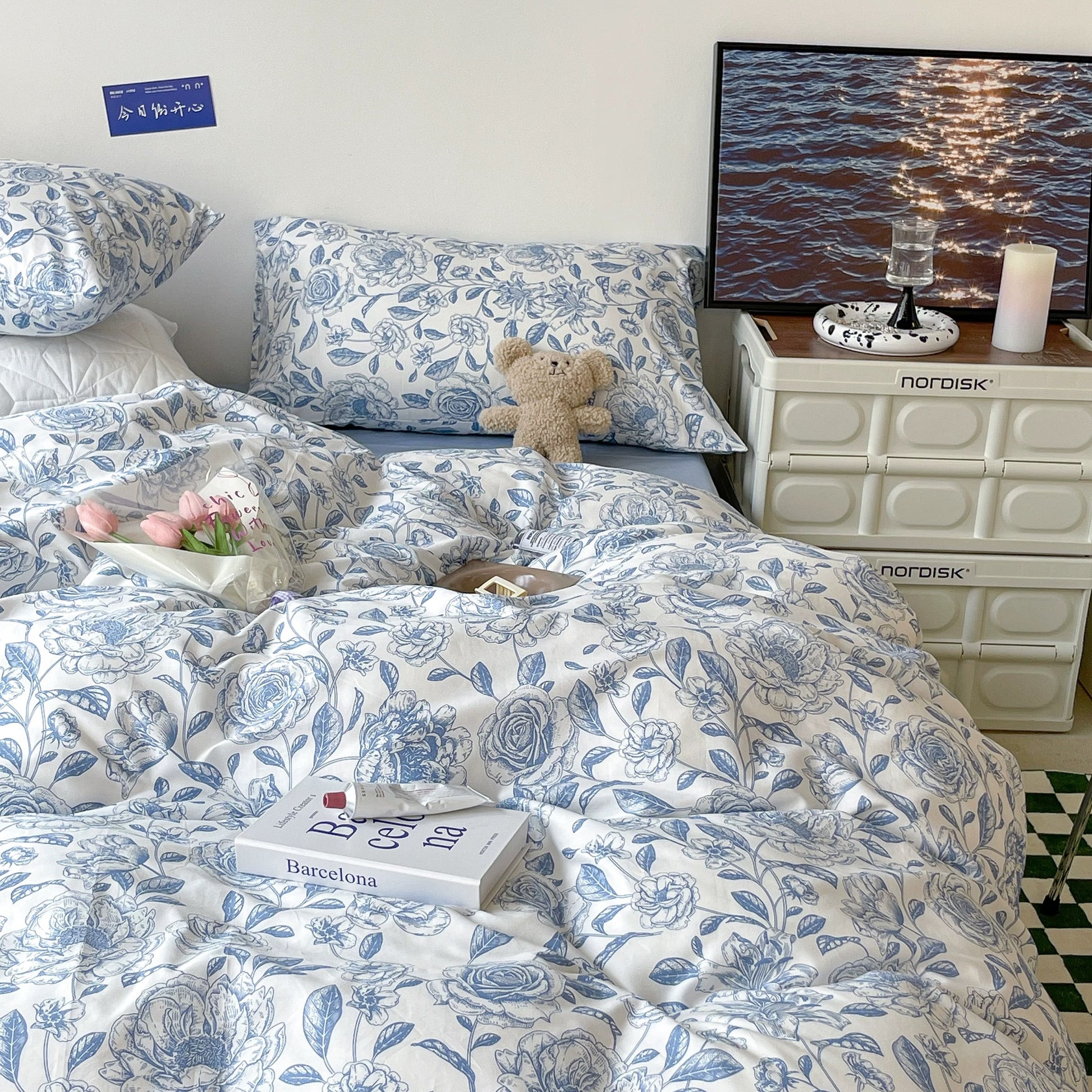 Retro Aesthetic Blue Floral Bedding Set for Bedroom