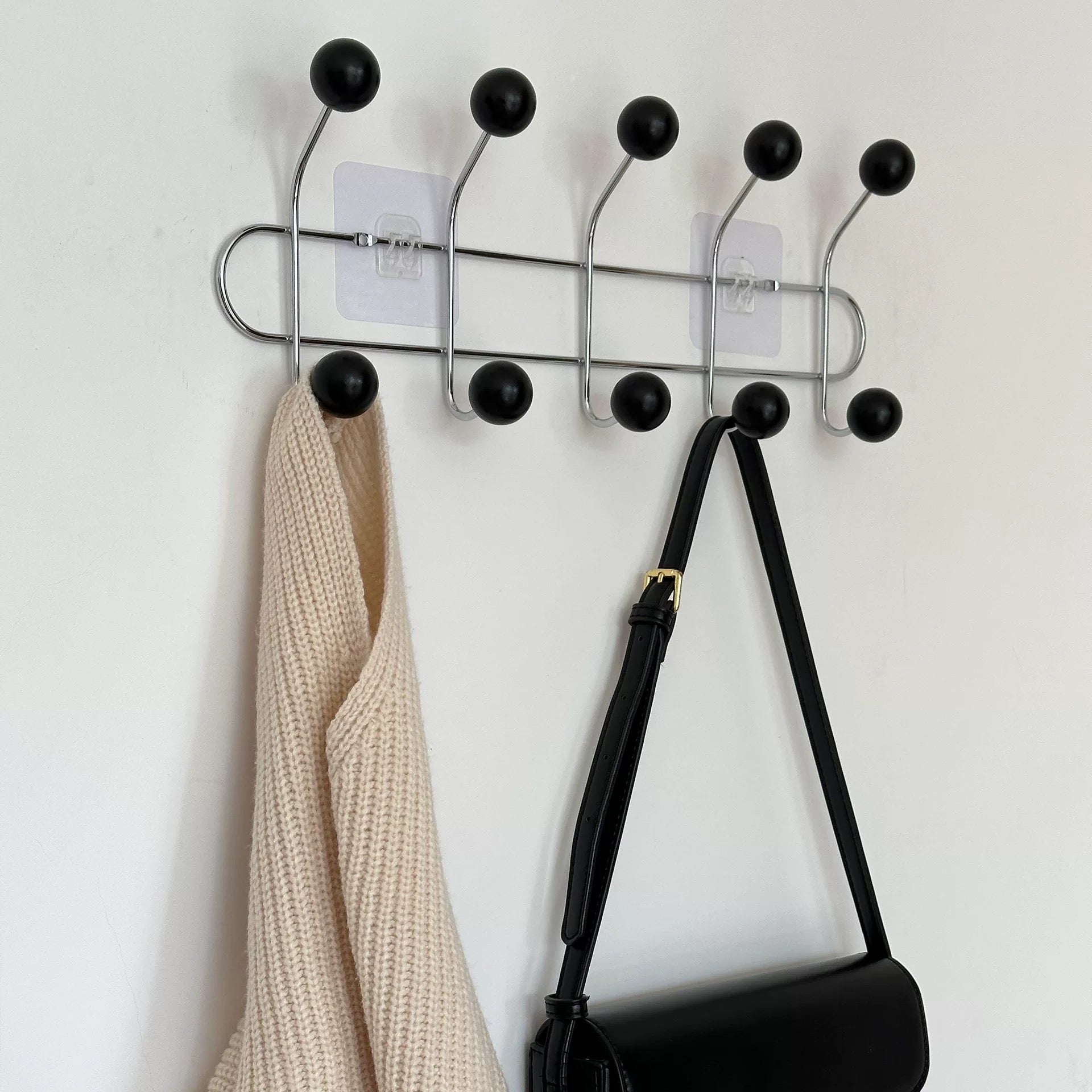 Pink door back coat rack with non-marking installation design