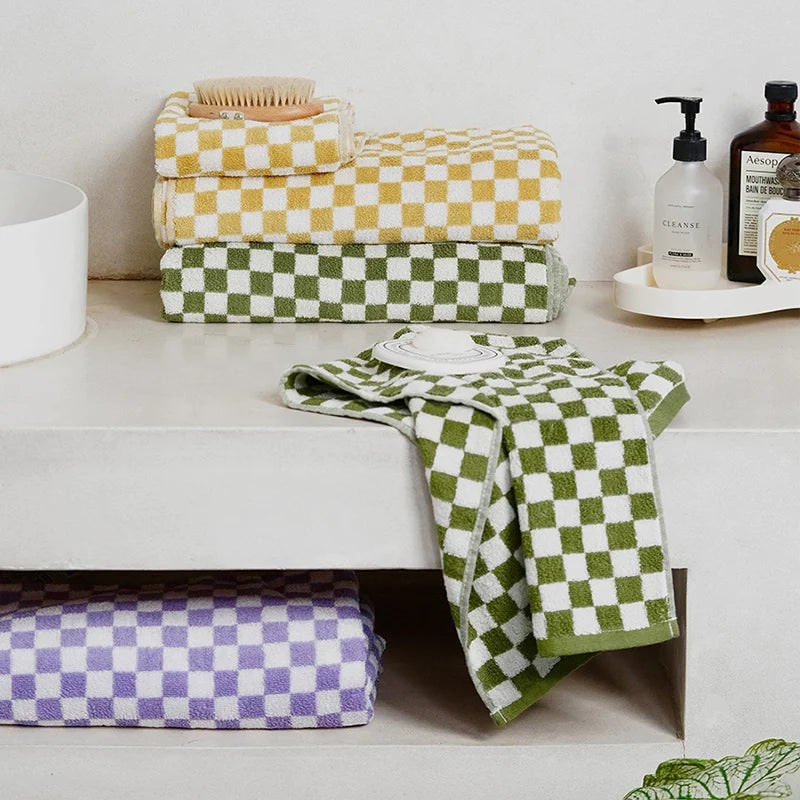 Vintage checkered towel with soft absorbent design