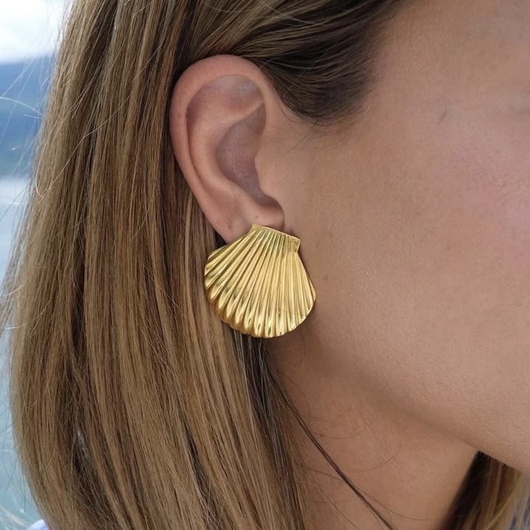 Shell-Shaped Drop Earrings – Elegant Gold-Plated Stainless Steel Jewelry
