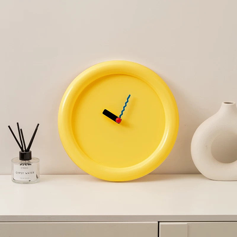 Classic round clock for living room and bedroom