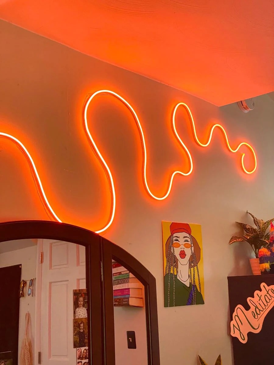 Squiggle neon rope LED lights, adding a funky vibe to your Y2K-inspired space.