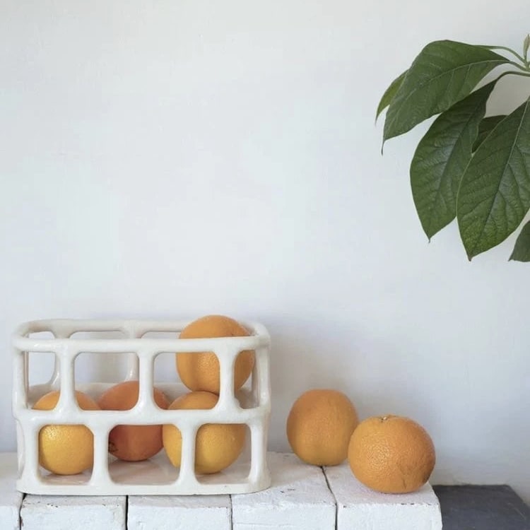 Modern resin fruit basket for coffee table decor