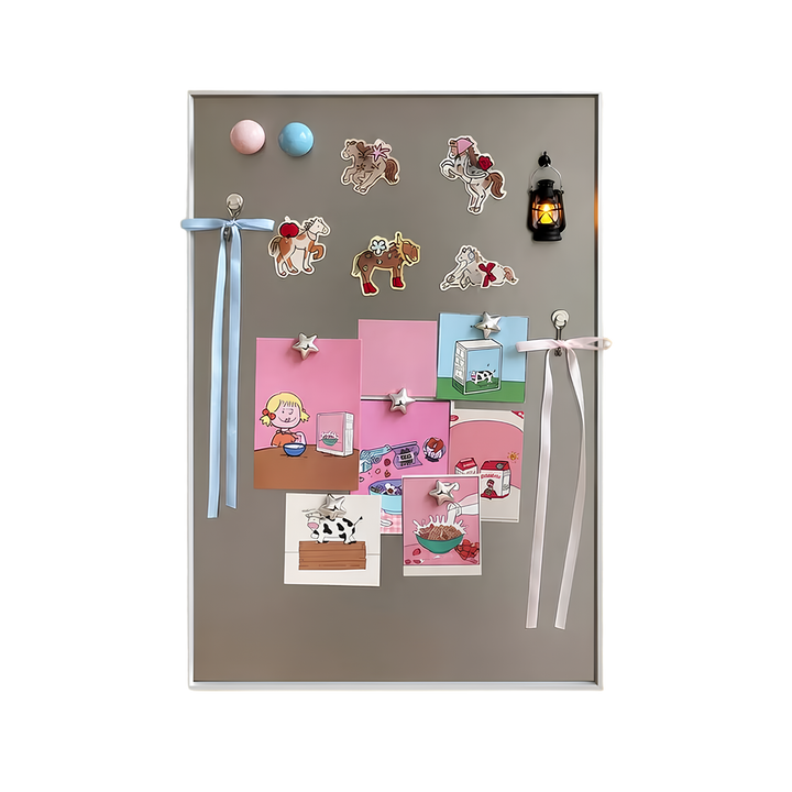 Dorm wall organizer with pockets