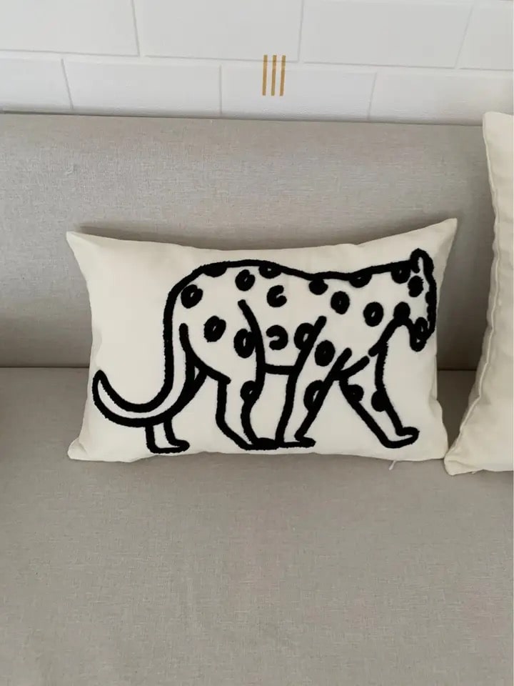 Bold Tiger Pattern Pillowcase for Bedrooms