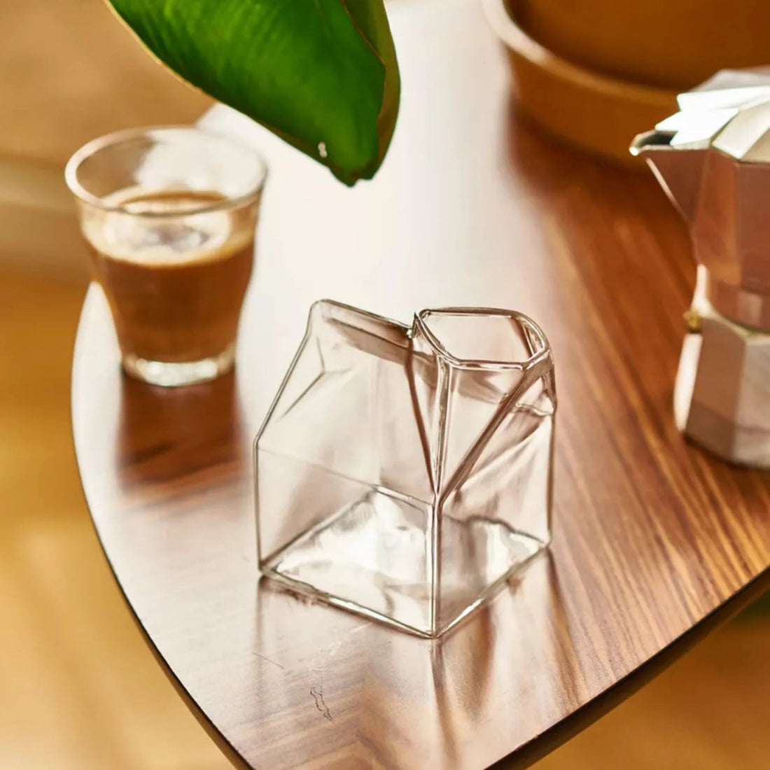 Milk box cup in 300ml transparent glass for coffee