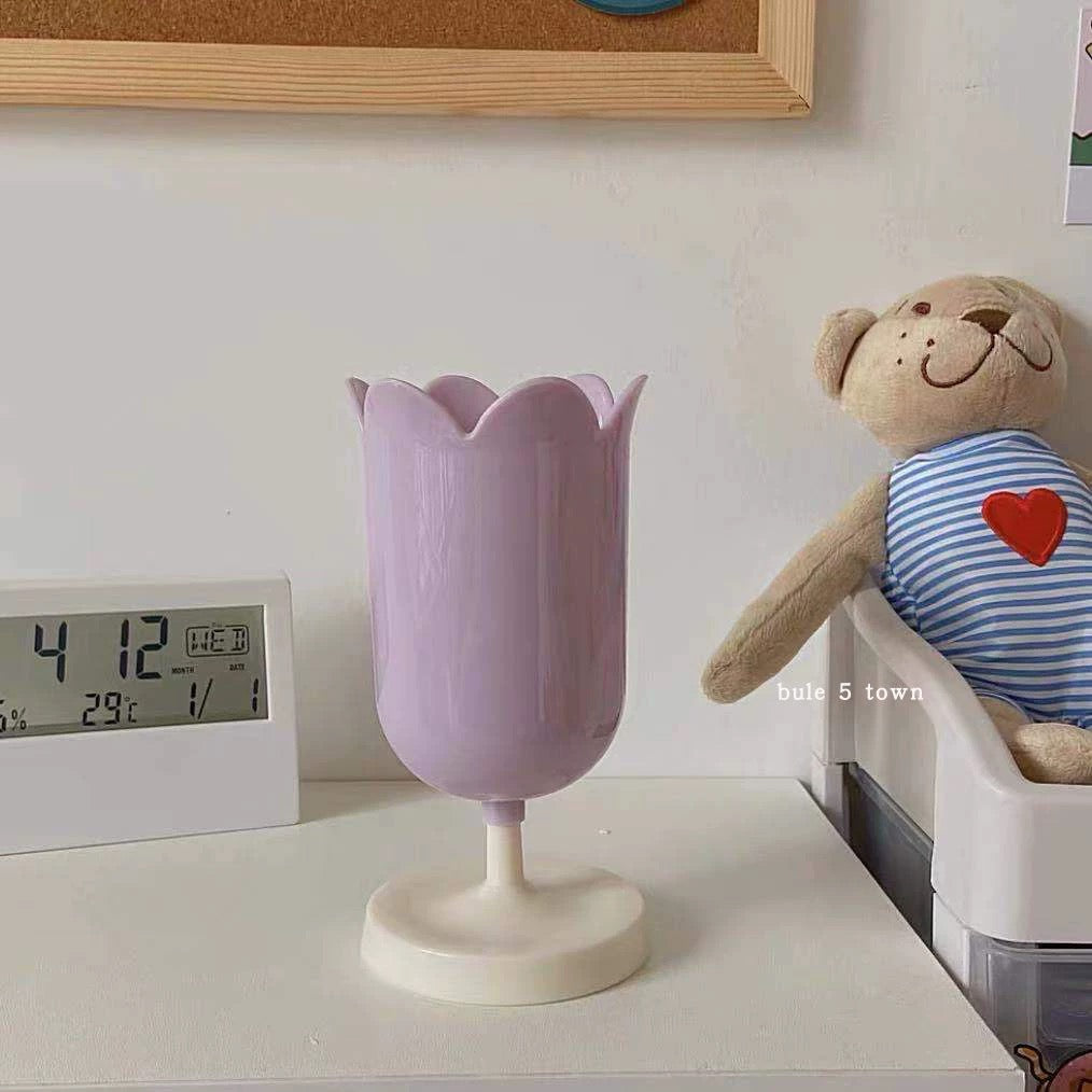 Tulip pen and brush organizer for Mother’s Day gift