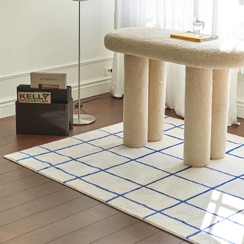 Cozy checkered rug for bedroom and dorm room